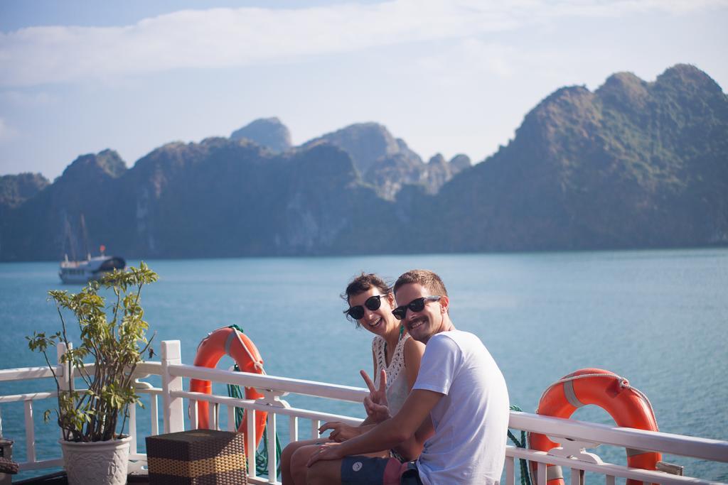 Golden Star Cruise Hotel Nan Giang Exterior foto